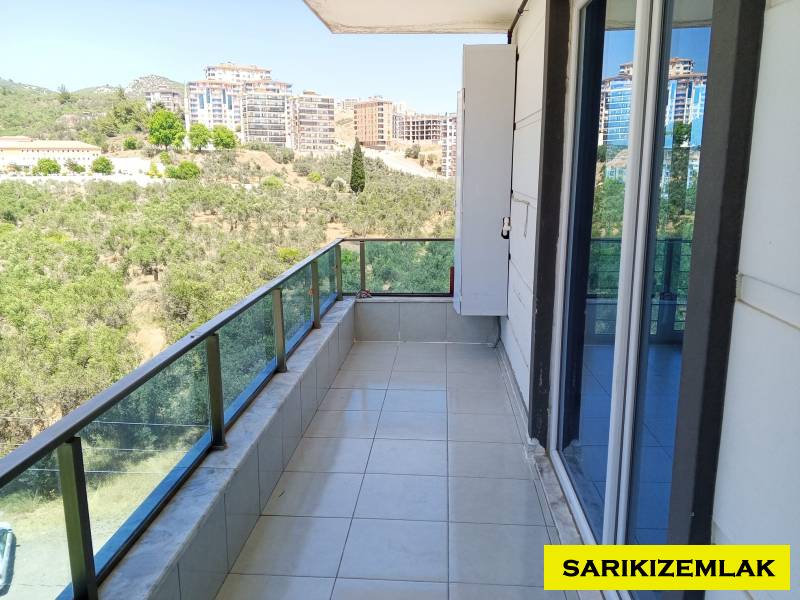 EDREMİT  KADIKÖY`DE SİTE İÇERİSİNDE 3+1 ARA KAT  ZEYTİNLİK MANZARALI 